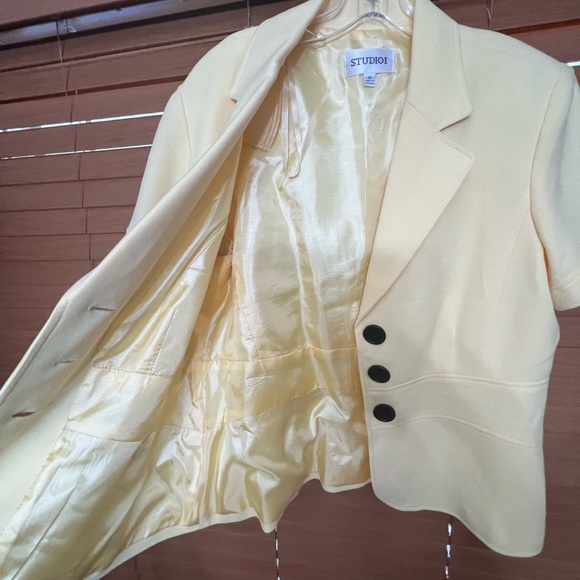 Studio I yellow short sleeve suit top size 16 - Picture 3 of 7
